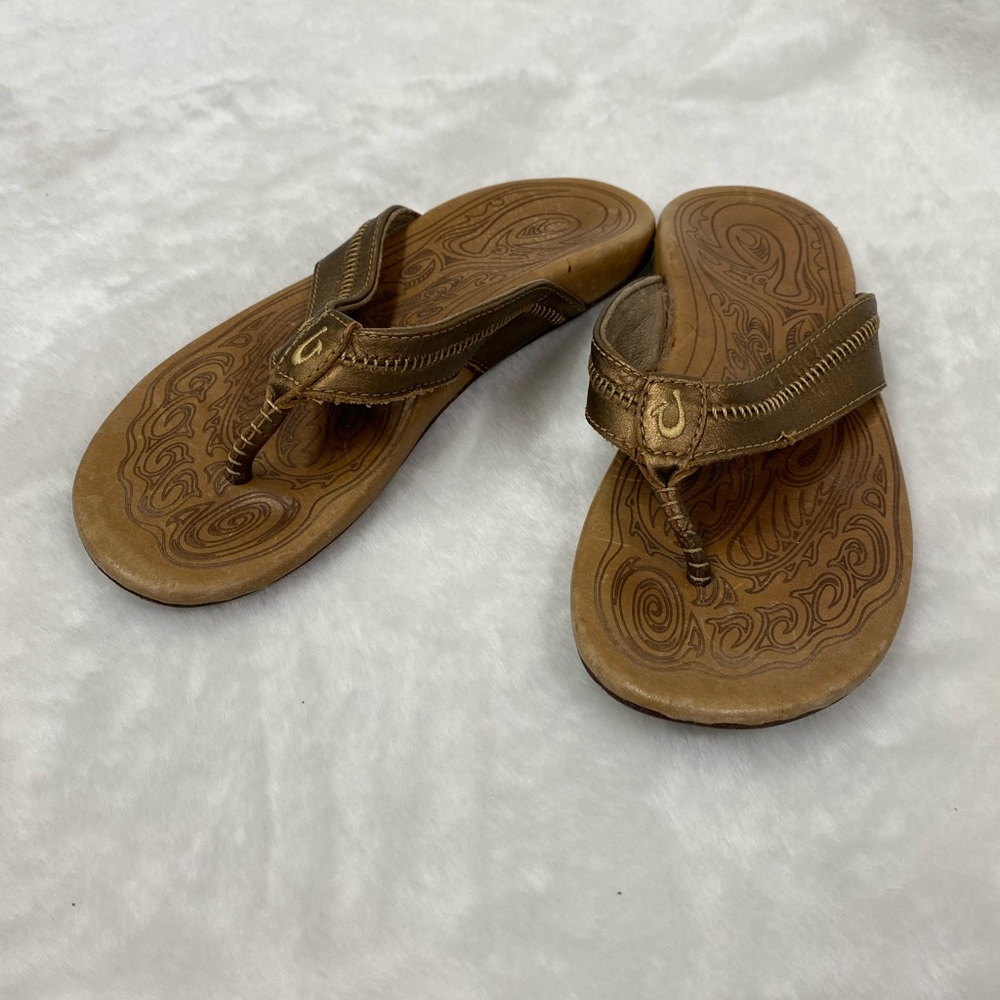 OluKai size 7 bronze sandals